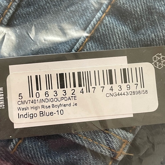 NWT PrettyLittleThing‎ Indigo Blue Wash High-Rise Boyfriend Jean Women’s 10 - Picture 4 of 7